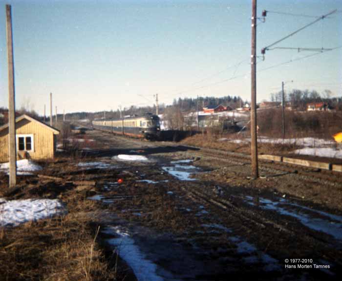 1977-03-0003_hmt700